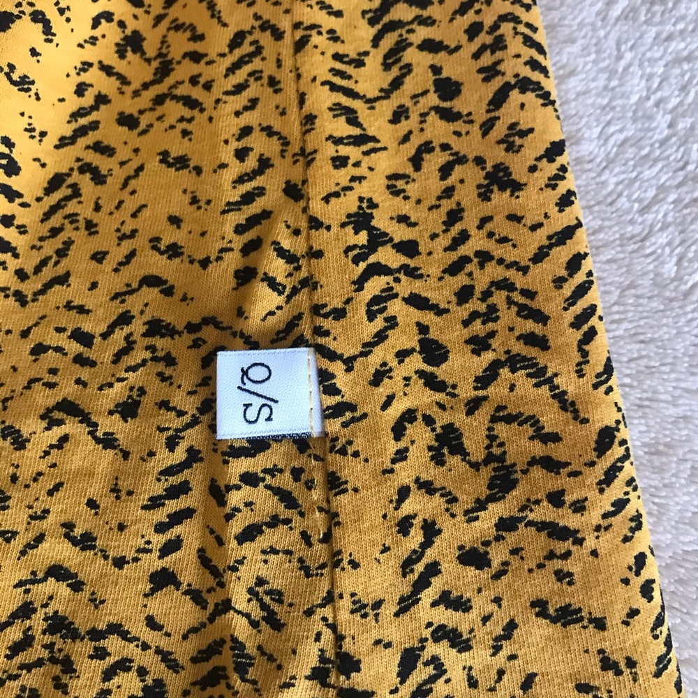 Q/S By Abstract Crew Neck T-Shirt - Size M - Picture 11 of 12